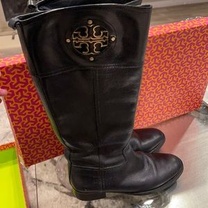 Tory Burch Kieran 35 MM Riding boot-Finni Veg Leather